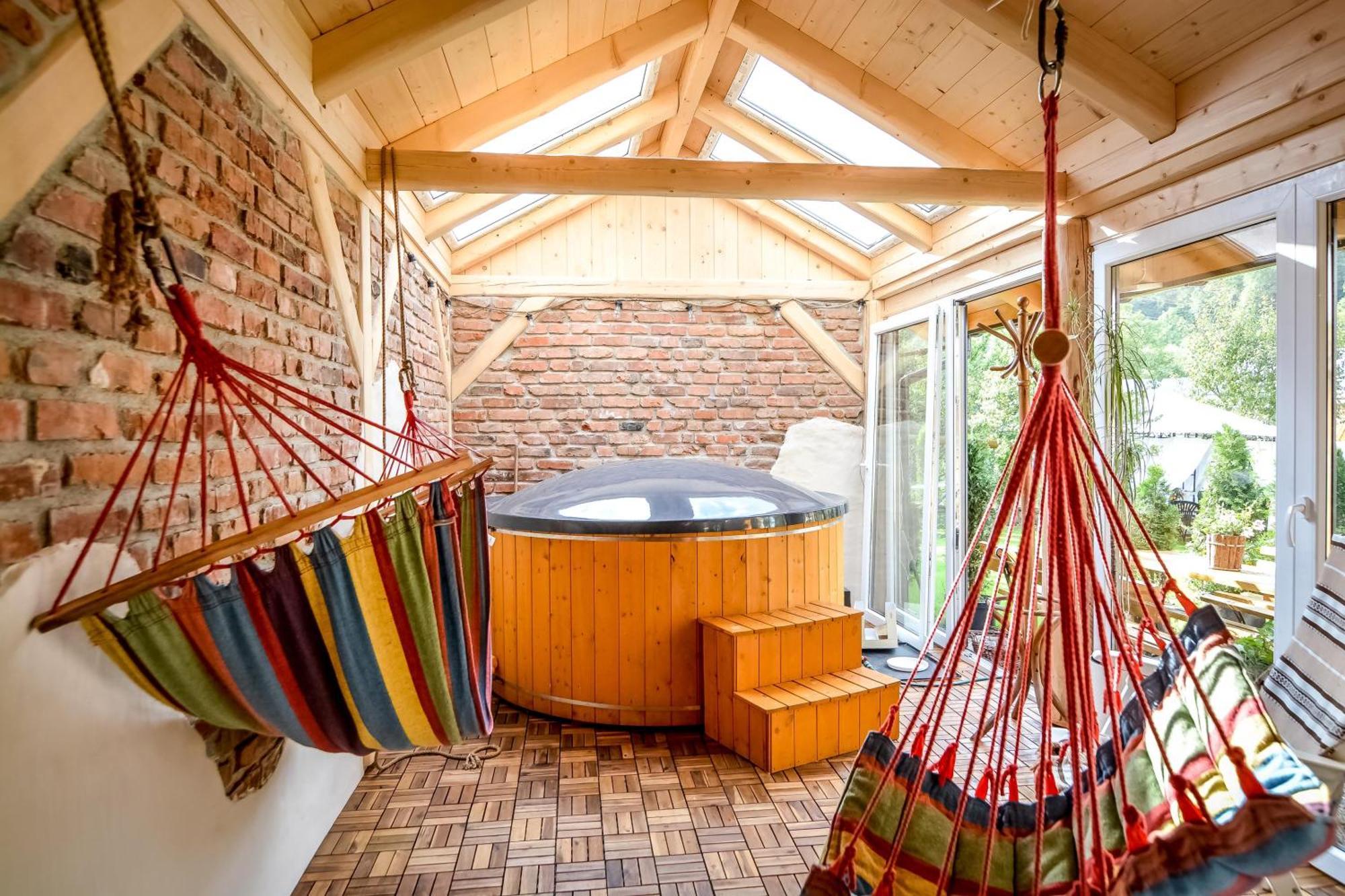 Ciukrowa Chatka Sauna & Jacuzzi Poronin Exterior photo